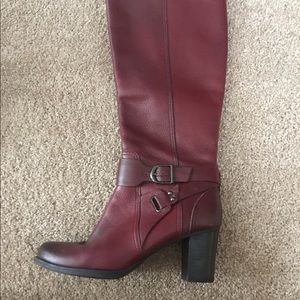 Like new leather boots